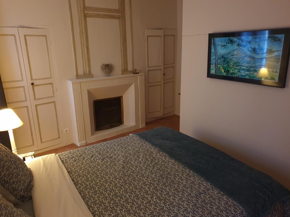 L'Ensoleillee Villa เมแเนร์บส์ ภายนอก รูปภาพ